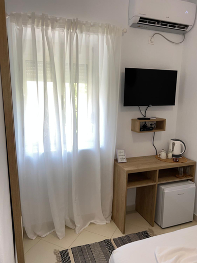 Others 2, Helios Rooms, Sarandës