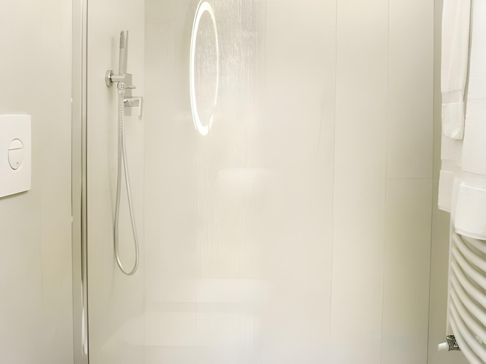 Bathroom 3, Palazzo dei Ciompi, Florence