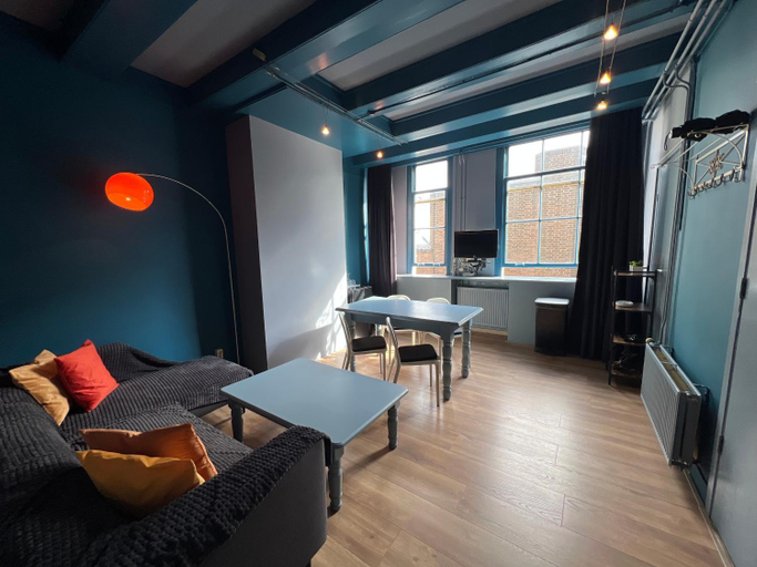 Others 5, Nes B&B, Amsterdam