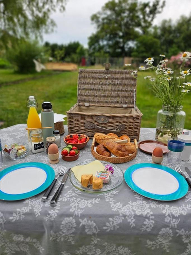 Food & Drinks 4, Chez Nous, Vienne