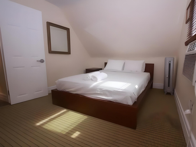 Others 4, 770Suites, New York