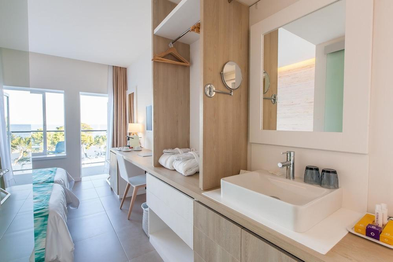 Bathroom 4, FERGUS Style Palmanova - Adults Only, Baleares