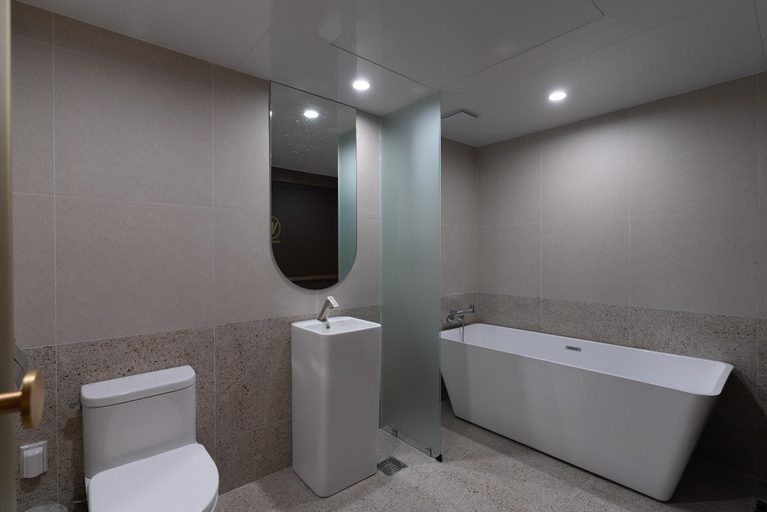 Bathroom 5, Gimhae Jangyu Vibe Hotel, Gimhae