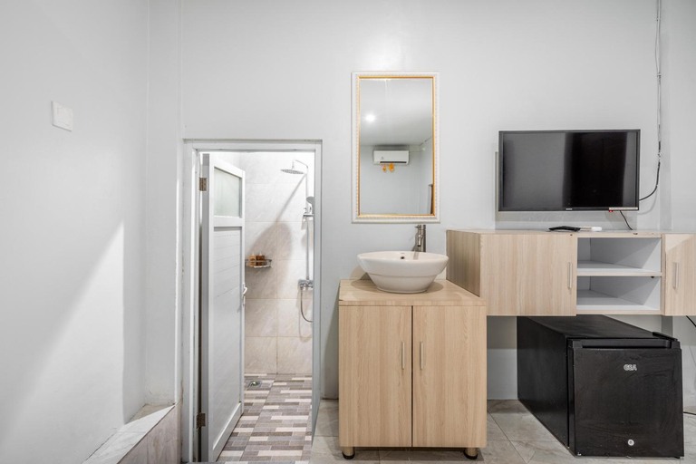 Bathroom 2, Dukuh Segara Guest House, Badung