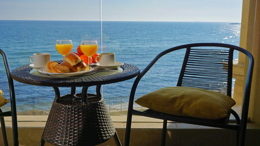 Food & Drinks 5, Кабакум Плаза апартаменти - Cabacum Plaza apartments, Varna