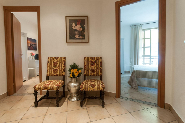 Others 3, Hotel Overland, Savona