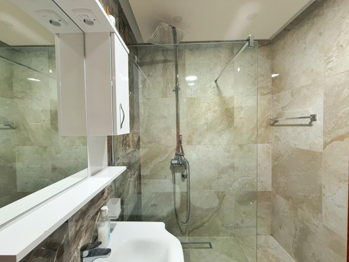 Others 3, Apartmani Avanti Becici