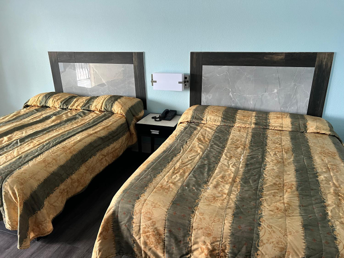 Bedroom 3, crown inn, Shelby