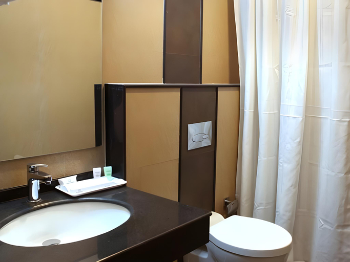 Bathroom 2, Varaha Valley Hotel, Dindigul