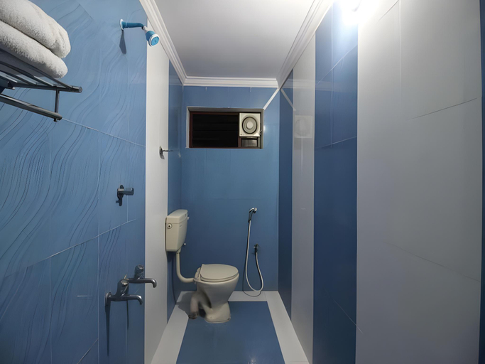 Bathroom 3, Hotel Tri Sea, Kanniyakumari