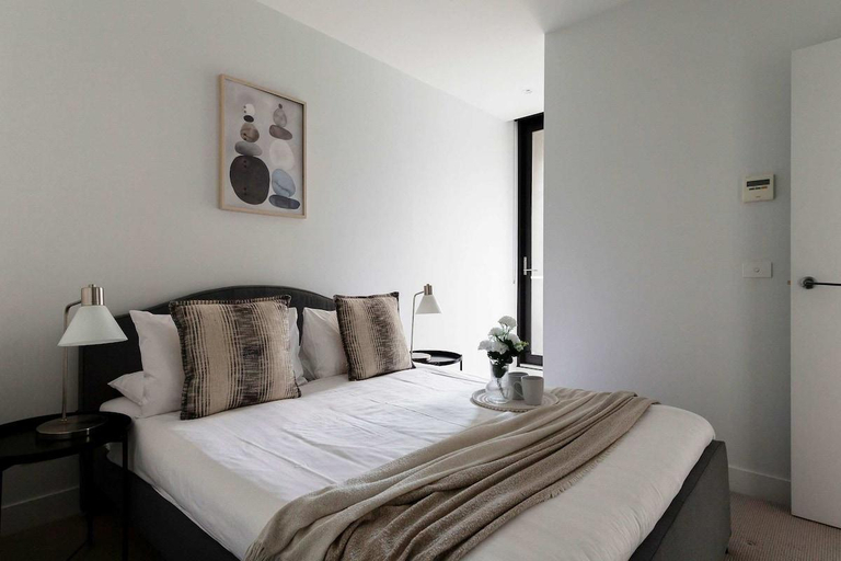 3, A Cozy 2BR Apt Right on Buzzing Chapel Street, Melbourne