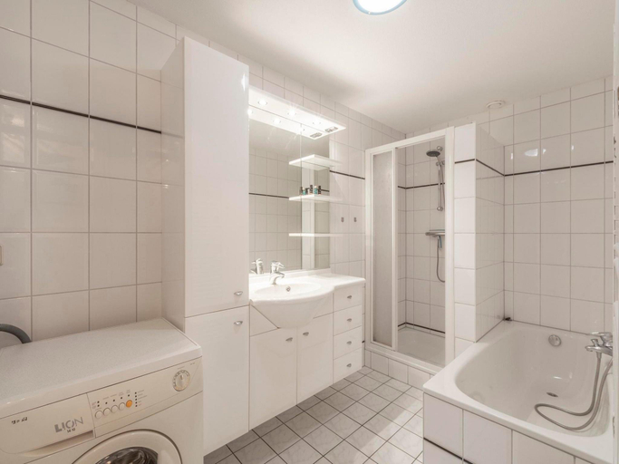 Bathroom, Apartment in Callantsoog with Dune Views, Zijpe