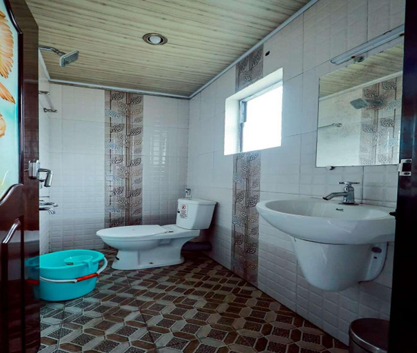 Bathroom 4, Achus inn, Idukki