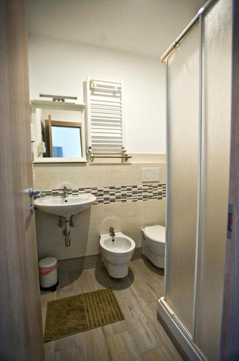 Bathroom 2, Fellini, Roma