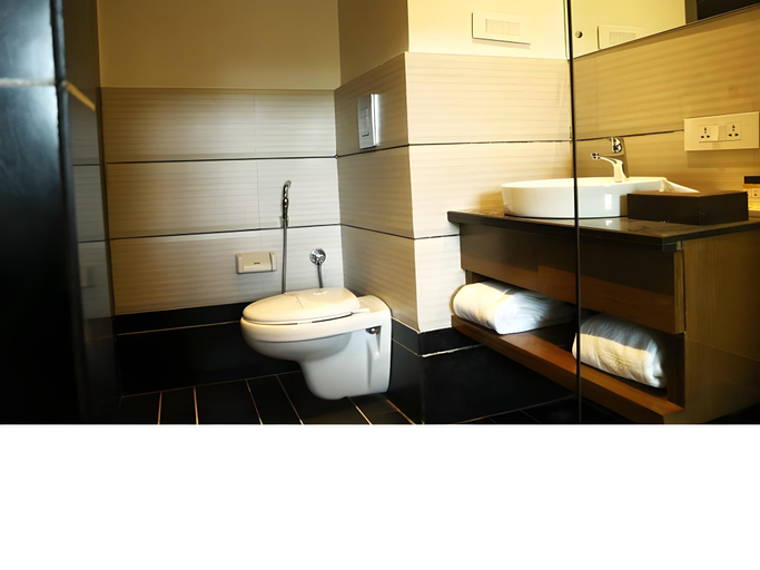 Bathroom 2, Woodcreek Resort And Spa, Solan
