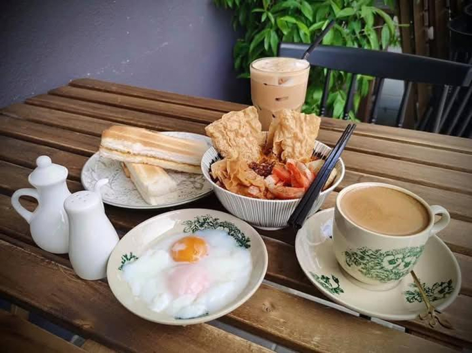 Food & Drinks 5, Malindu Yala Gate , Thissamaharama