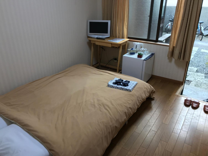 Bedroom 3, Minshuku Takenoya, Naoshima