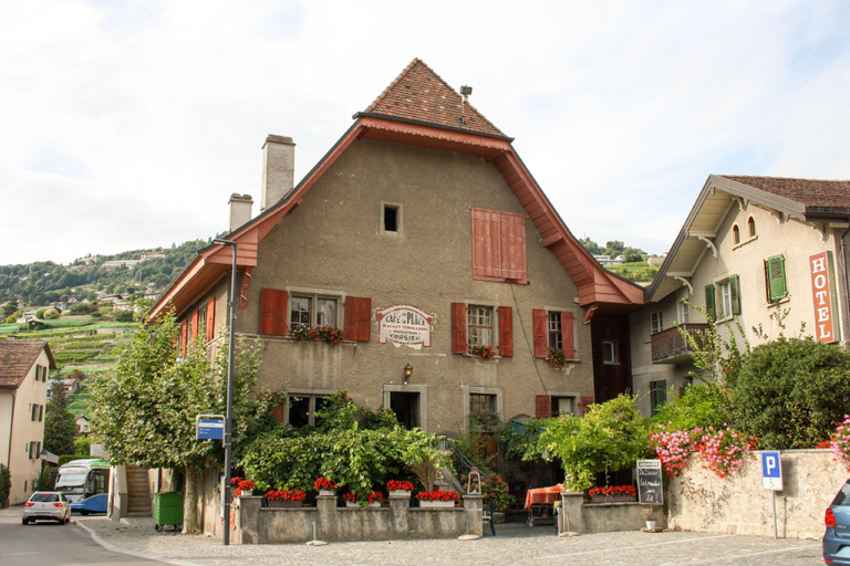 Exterior & Views