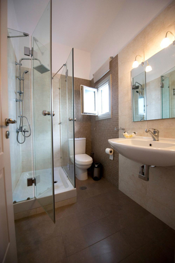 Bathroom 4, Ostria Studios, South Aegean