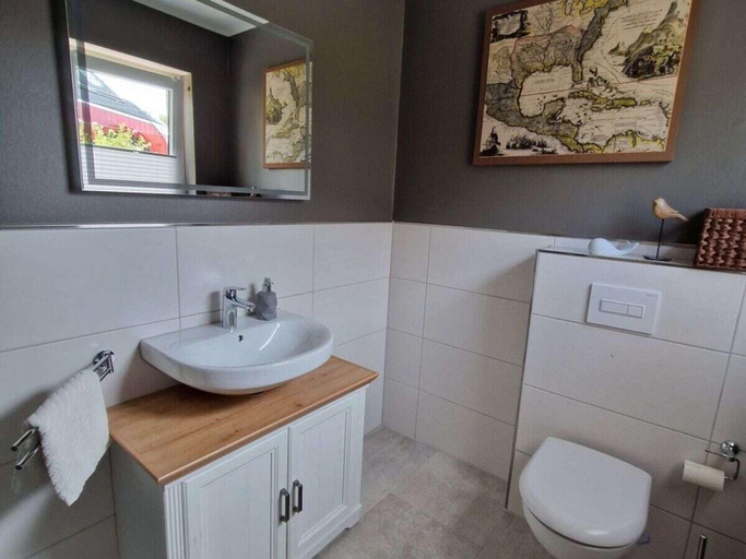 Bathroom, Holiday house in Mucheln with 1 bedroom, Saalekreis
