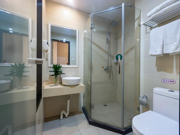 Bathroom 4, Shell Shanghai Oriental Pearl Century Avenue Metro, Shanghai