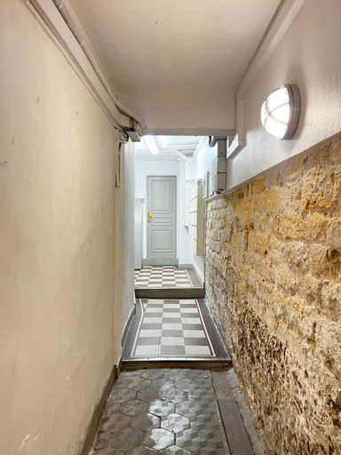 Others, Studio Exceptionnel Marais, Paris