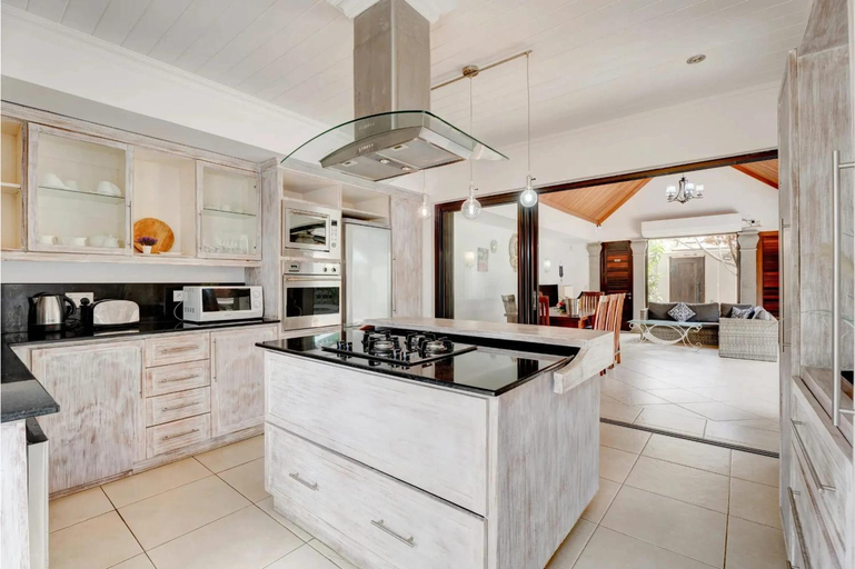 Others 4, Stunning Villa in Grand Baie with Private Pool