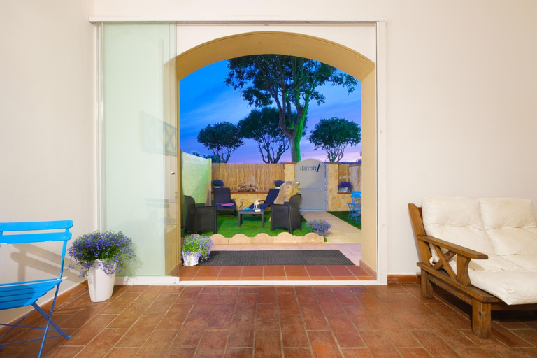 Others 2, B&B Artemisia, Sassari
