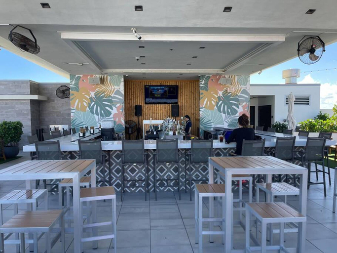 Food & Drinks, Amazing condo in Hollywood Beach, Broward