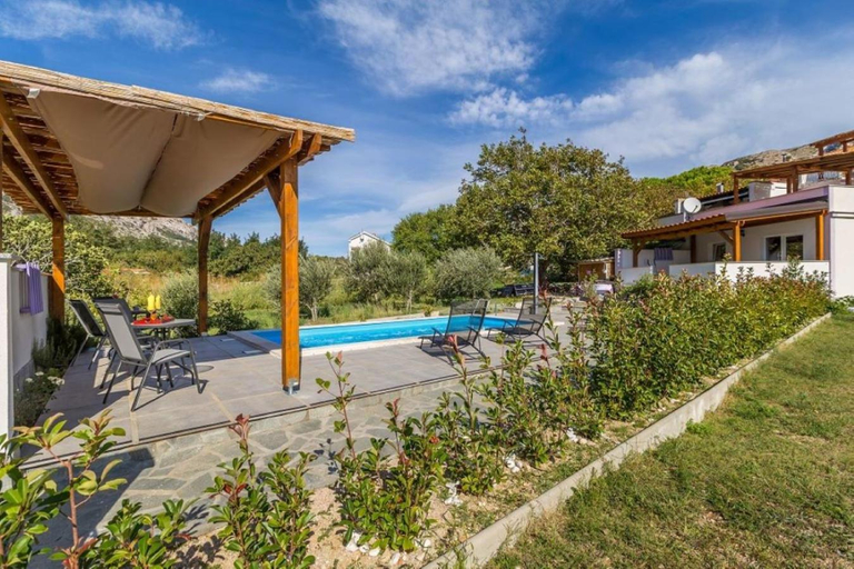 Others 4, Apartman u kuci s bazenom - hacienda, Baška