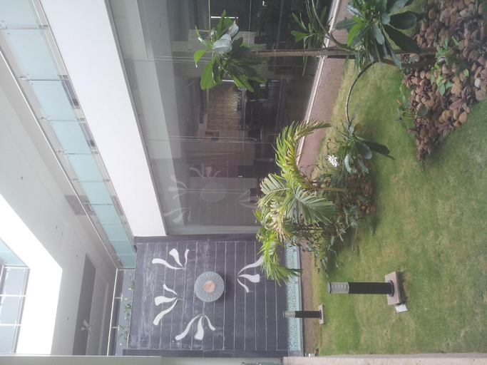 Others 4, Saffron Hotel, Jalna