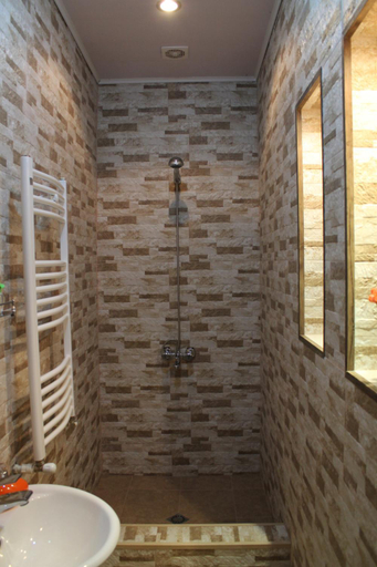 Bathroom 3, Guesthouse "Honeymoon", Signagi