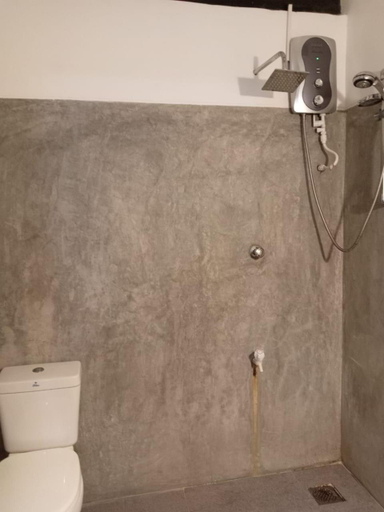 Bathroom 3, Suduwella Apartments, Habaraduwa