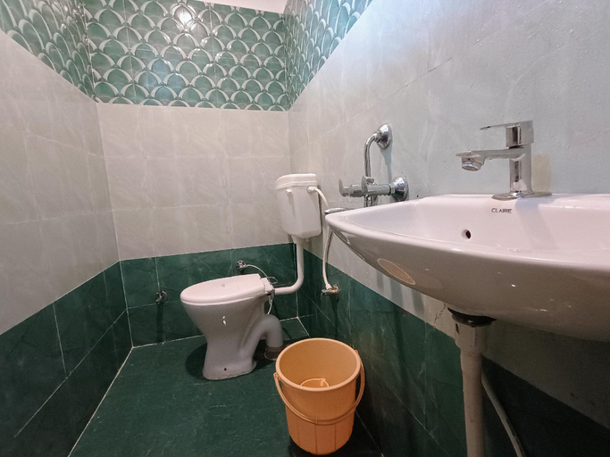 Bathroom 2, Hotel Metro Regency, Lucknow