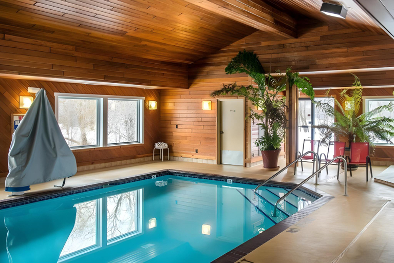 Sport & Beauty 2, CORATEL INN & SUITES BY JASPER RIVERFALLS, Saint Croix