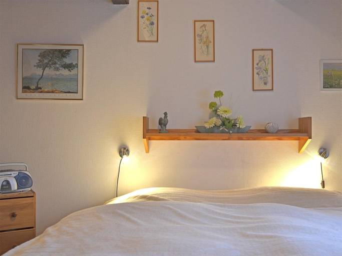 Bedroom 2, frisch renoviertes Ferienhaus in Meschede-Hennesee, Hochsauerlandkreis