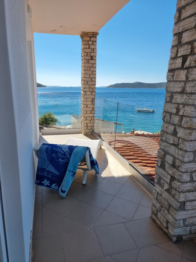 Others 5, VILLA LAURA, Primošten