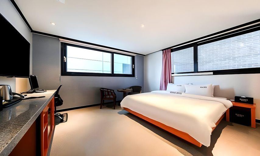 Bedroom 3, Hermes Hotel, Jung