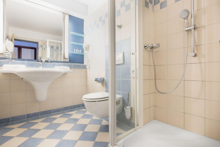 Bathroom 4, Hapimag Ferienwohnungen Munchen, München
