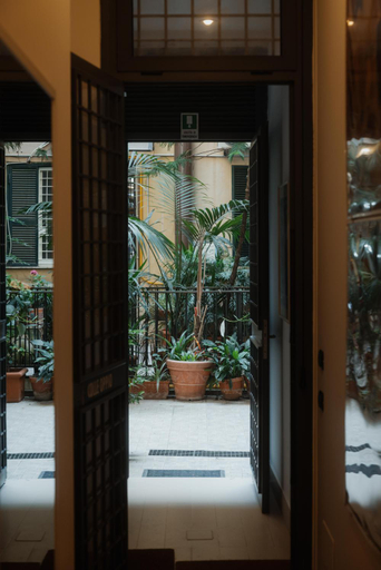 Others 5, Restart Accommodations Colle Oppio e Paganini, Rome