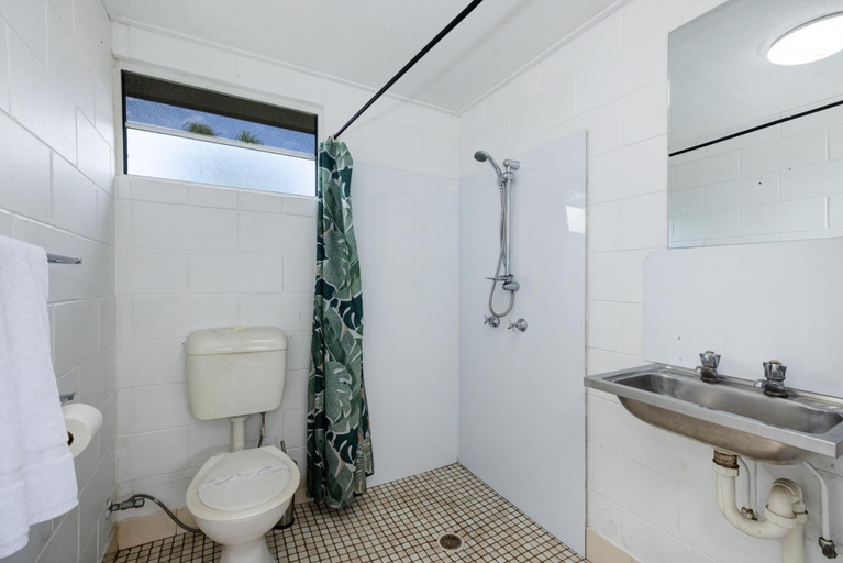 Others 5, Townsville Lakes Holiday Park, Currajong