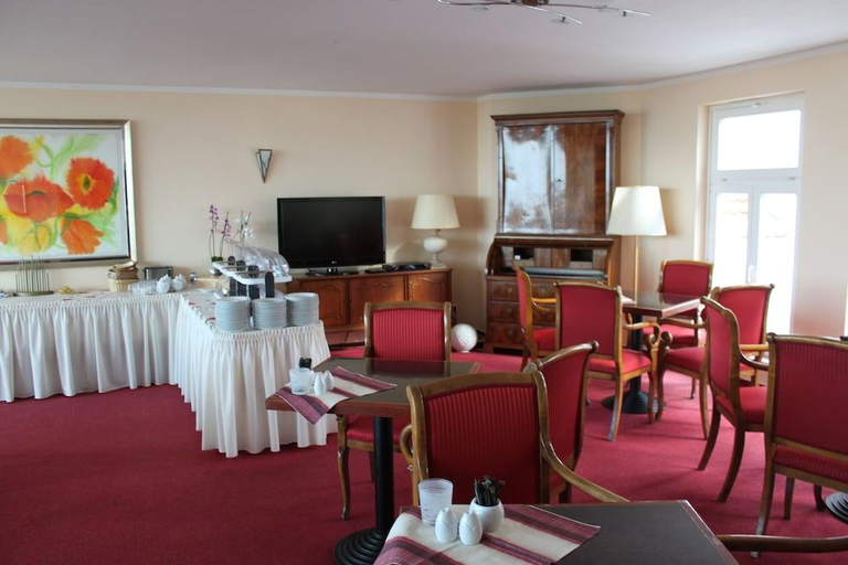 Food & Drinks 5, "Sanddorn", Kur- und Ferienhotel, Direkte Strandlage, Fahrstuhl, Rostock