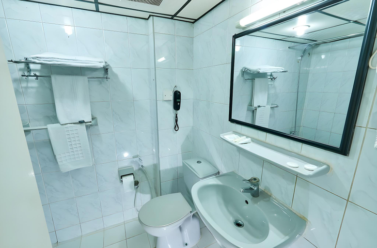 Bathroom 5, West Hotel, Dubai