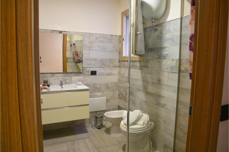Bathroom 3, Pino Resort with shared pool, Lecce