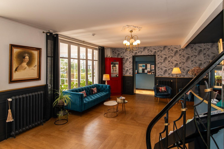 Public Area 2, The Originals Boutique, Hôtel Victoria, Charente-Maritime