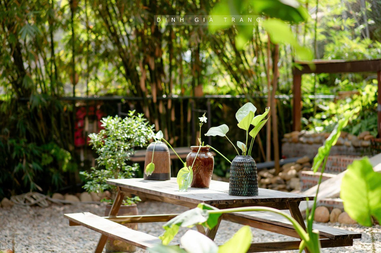 Others 2, Dinh Gia Trang, Trấn Yên