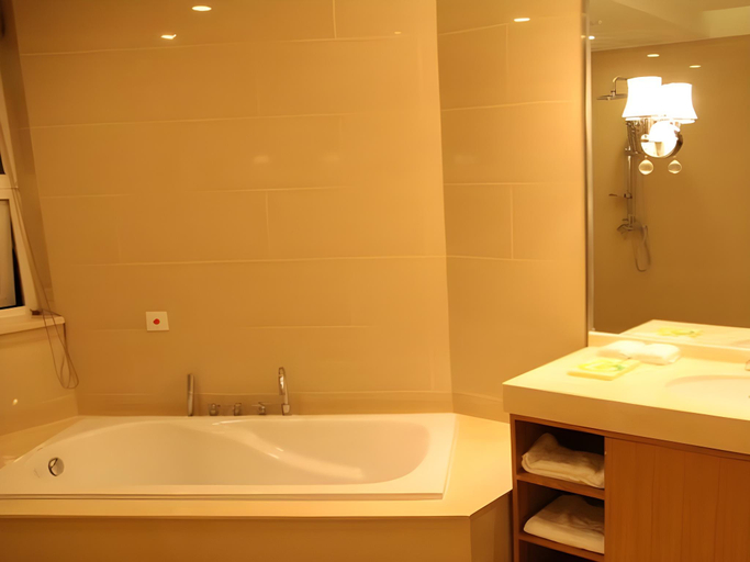 Bathroom 3, Xian Song Of Apple Hot Spring Hotel, Xi'an