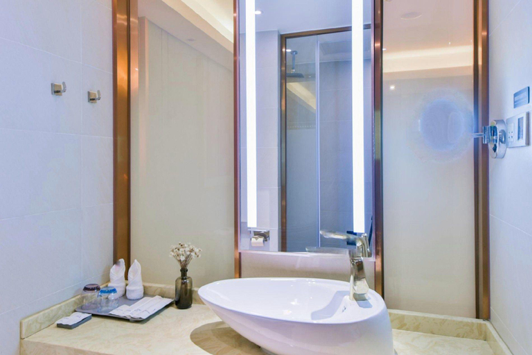 Bathroom 4, Lavande Hotel Dali High-Speed Railway Station Erhai Park, Dali Bai