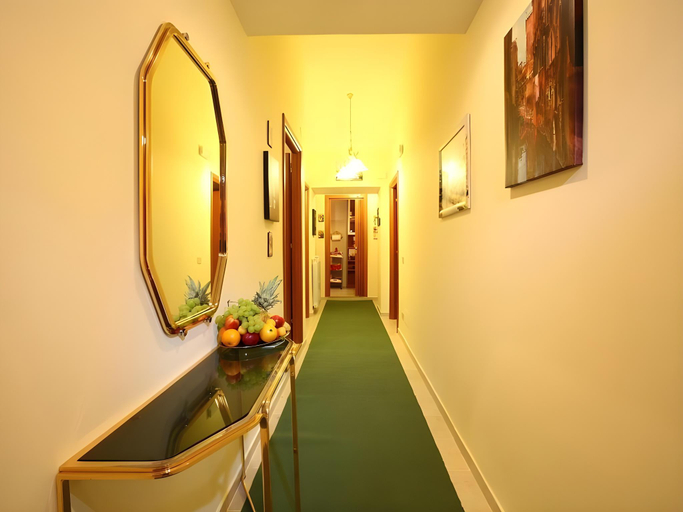 Others 4, Bed Breakfast and Cappuccino, Roma