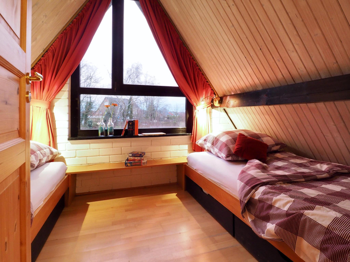 Bedroom 2, Ferienhaus Amalie, Burhave, Wesermarsch